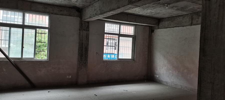 湖南金鷹機(jī)電大市場(chǎng)法拍房六區(qū)十棟203、303、403號(hào)