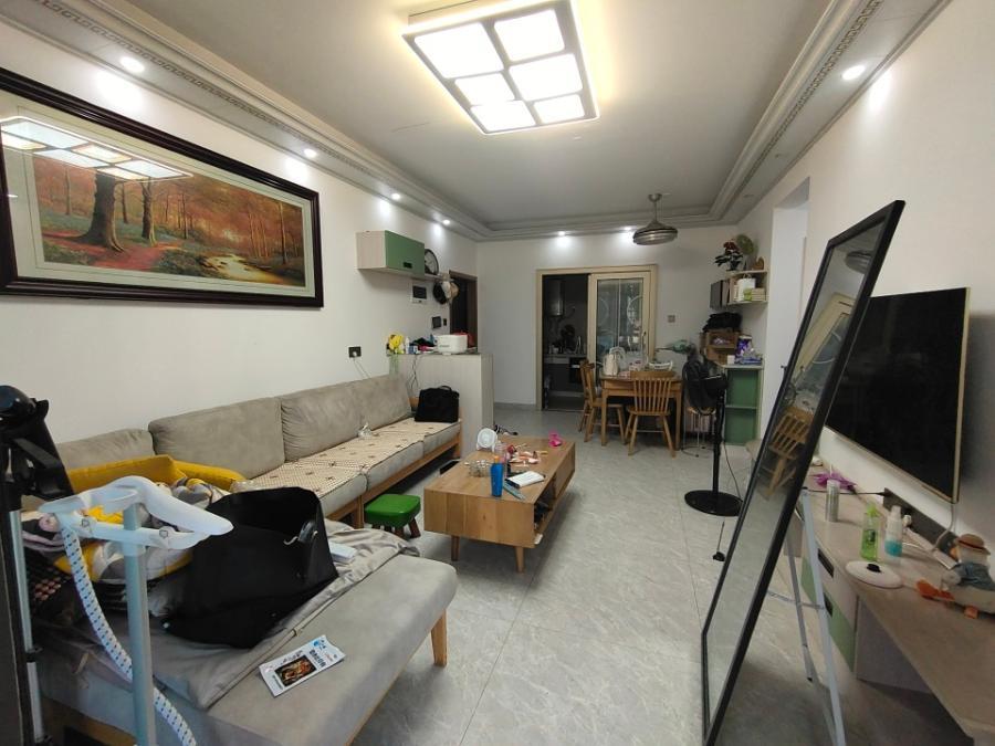 麓谷小鎮(zhèn)（樂(lè)谷園）法拍房4棟1806號(hào)及房屋內(nèi)的家具、家電及其它附屬物品等財(cái)產(chǎn)