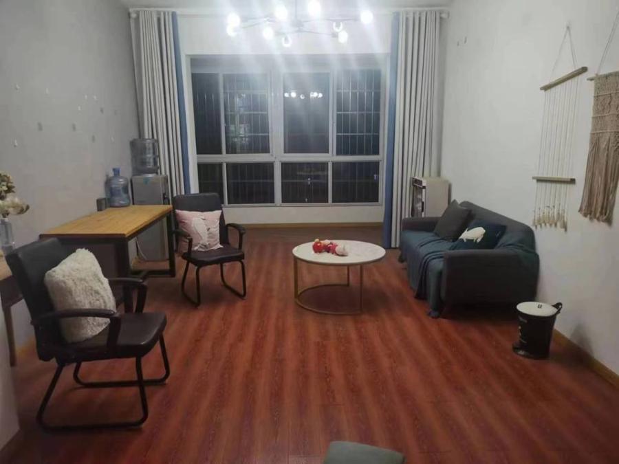 楚天世紀城西苑法拍房12棟1502