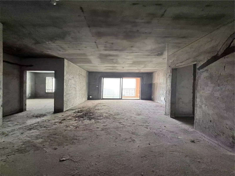 三一街區(qū)法拍房一期4、5棟2602號(hào)及地下室-1336號(hào)不動(dòng)產(chǎn)（實(shí)勘地庫(kù)車位編號(hào)C073）