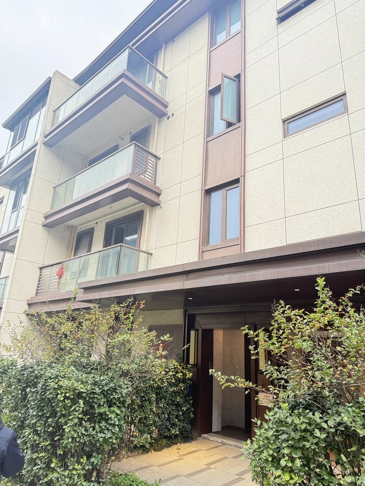 （上疊別墅 雙學位）綠地麓湖郡（麓湖山居）法拍房V-28棟302室