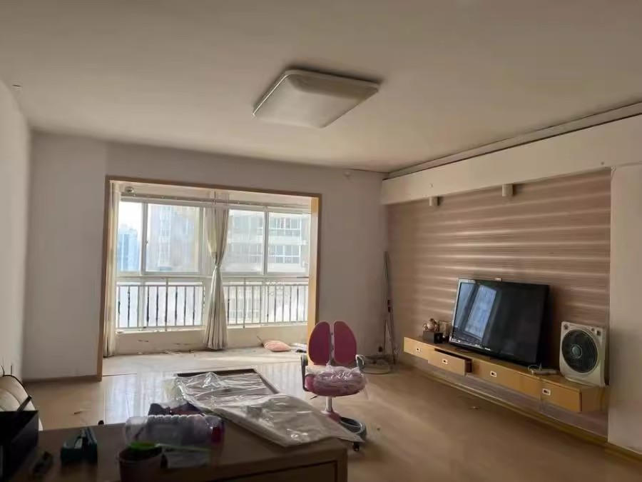 （八折地鐵口精裝五房）先鋒水韻花都（水韻花都家園）法拍房C棟1812號房