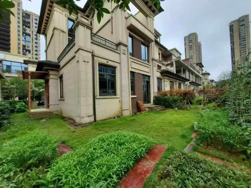 （別墅）龍湖湘風(fēng)原著A2區(qū)法拍房53棟105室