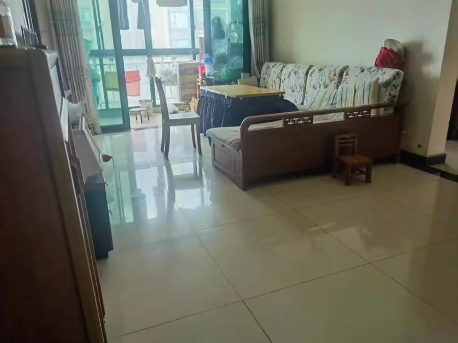 （麓山國(guó)際本部）恒大華府法拍房32、33棟2402號(hào)房屋